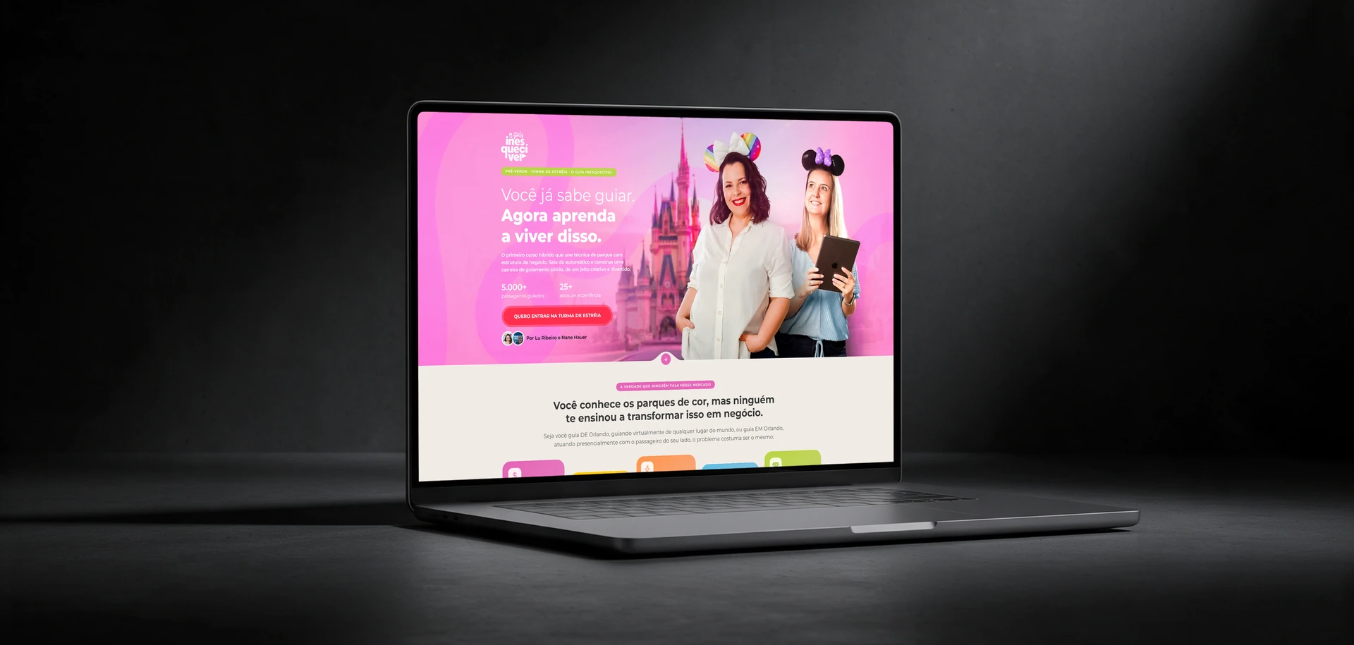 Site O Guia Inesquecível aberto em um notebook