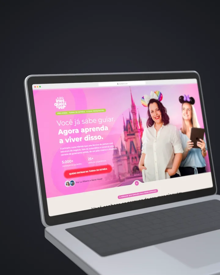 Site O Guia Inesquecível aberto em um notebook