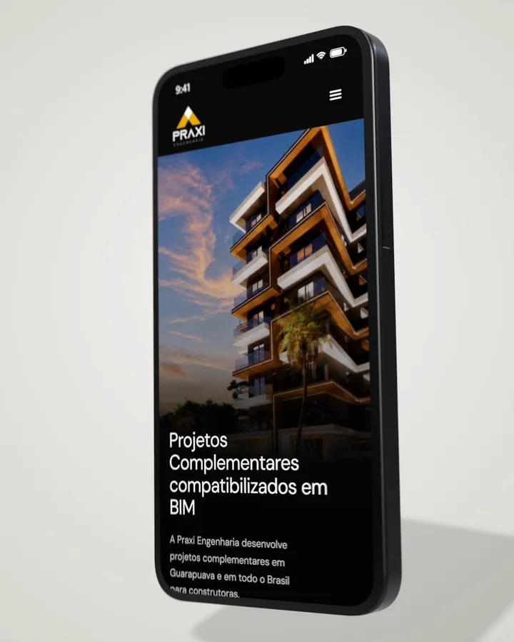 Site Praxi Engenharia aberto em um celular